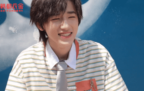 不数不知道,宋亚轩捂嘴笑居然四十连拍啦