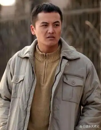 张嘉译每次拍戏都带上表弟,出道20年,表弟红了张嘉译很满意