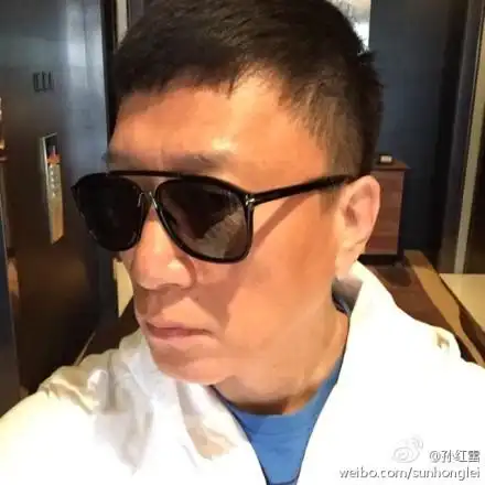 娱乐 星闻 正文  10月28日上午,刚刚于10月1日结婚的孙红雷在微博上晒