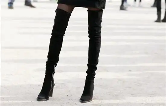 过膝长靴搭配什么外套