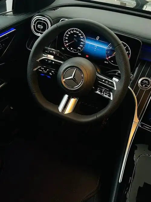 glc300l 动感型 黑车黑内饰 年前提车交付_奔驰glc社区_易车社区