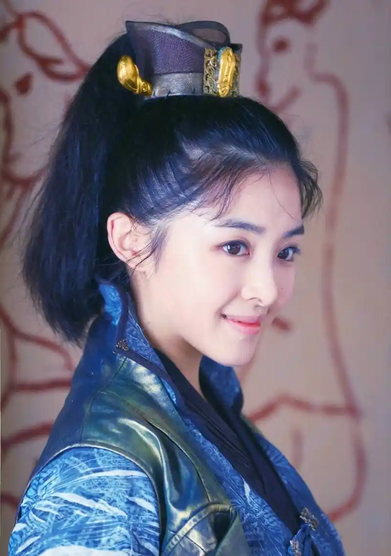 那个唱着《酸酸甜甜就是我》的张含韵终于瘦了,网友:被惊艳到了