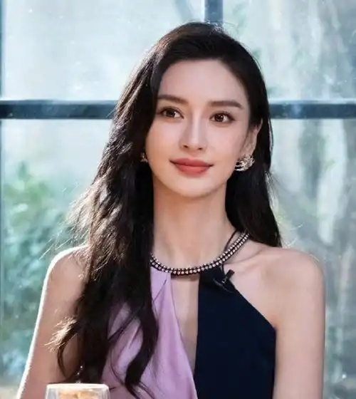 黄晓明回青岛老家聚餐,一桌海鲜堆积成山,小海绵照片打码引热议-韩剧