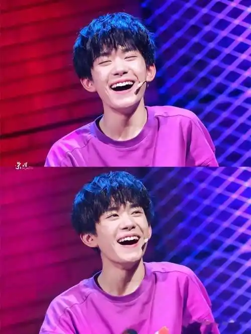 我们都知道易烊千玺的梨涡浅笑特别好看,看他一笑,好像所有的坏心情