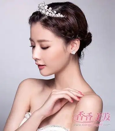 中年短发盘头大全 中年妇女的短发盘什么样的好看