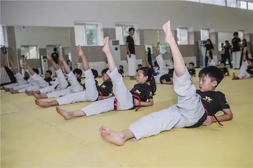 跆拳道运动员光脚的秘密原来是这个_训练