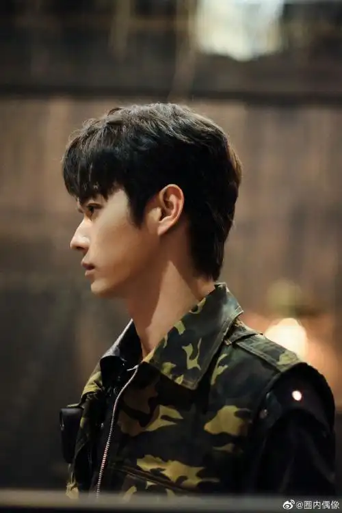 许凯头上有蓝色彼岸花