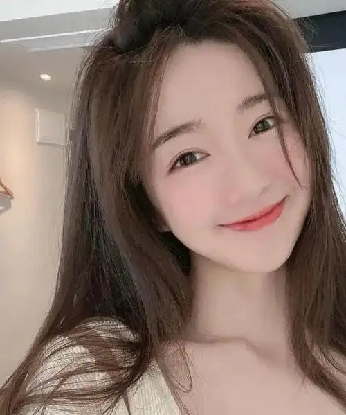 笑起来很美的女生,一般有这几个特点,中一个就很有好感!