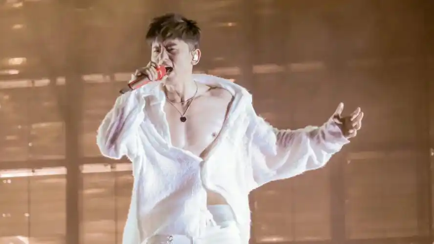 张杰未live曜北斗演唱会  #壁纸  #全屏壁纸  #高清壁纸  #张杰壁纸