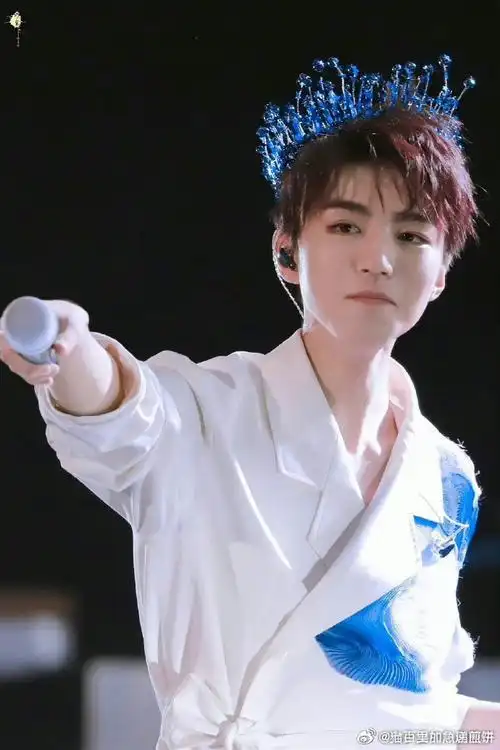 王俊凯回望的蓝皇冠,谁梦回无边界#王俊凯回望