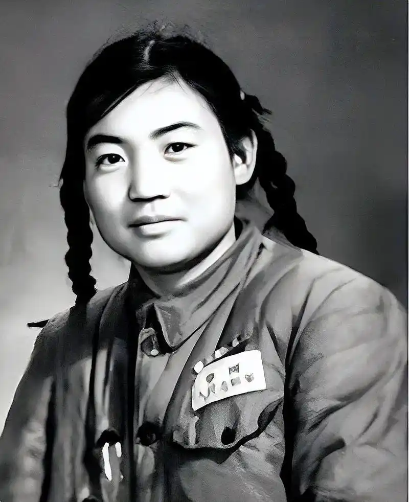 电影《英雄儿女》的真实原型,她是我军在抗美援朝战争中唯一荣立 - 抖