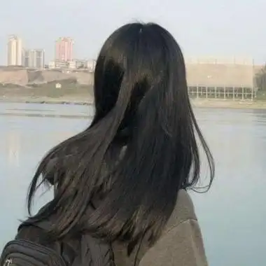 长发飘飘背影女生头像