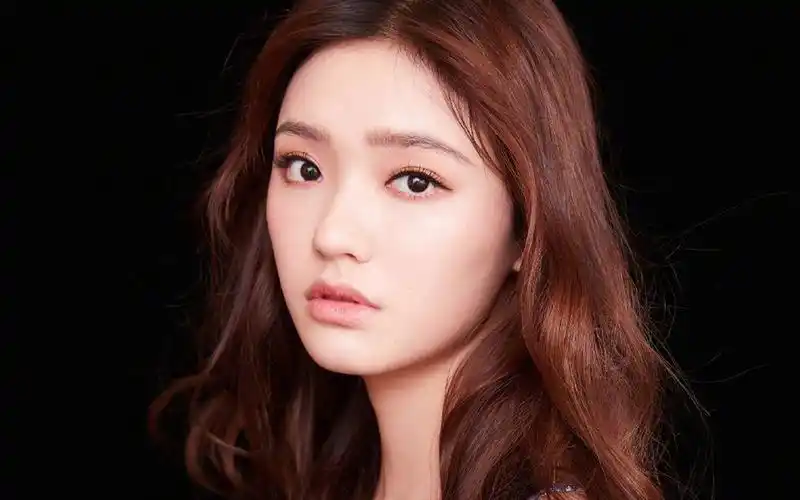 回顾取艺名不足为奇这15位明星连姓都换了女主持对不起老爸