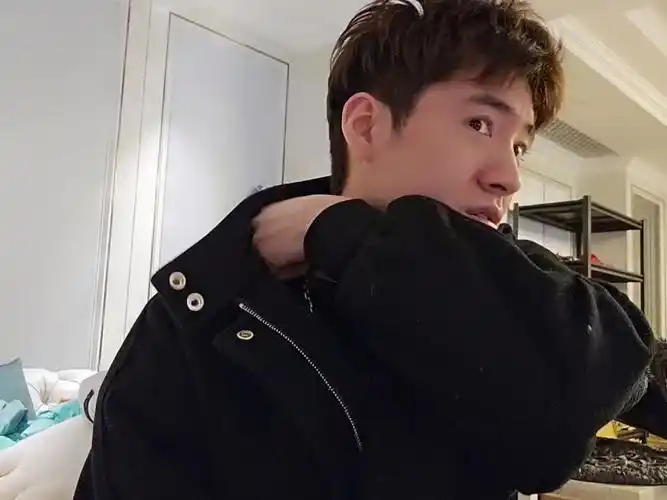 小小小酷哥 2024-2-13 新年快乐