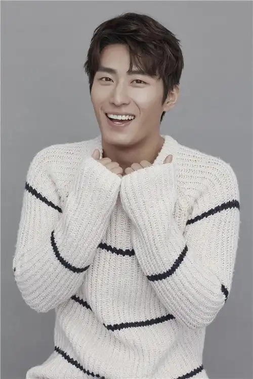 初恋系!窦骁曝新写真 宠溺暖开撩