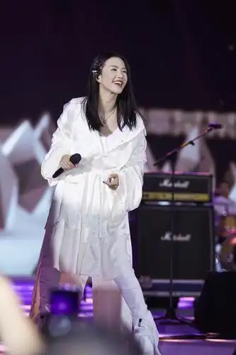 有没有鹅能get到谭维维这类型的女生