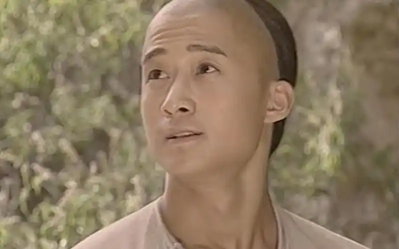 (吴京早期作品)太极宗师3-9:吴京翻山越岭来到太极村.