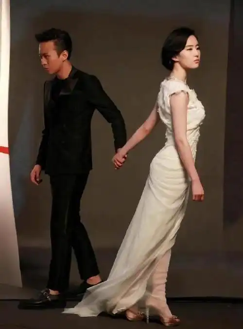 刘亦菲刘诗诗,哈哈哈哈哈哈哈哈哈哈哈哈哈哈!