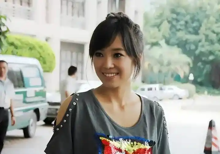 《斗神一战》云朵:被刀郎养了十年,霸气上了央视,那英为师父正名_多兰