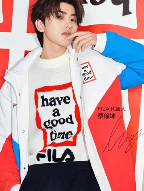 74年蔡徐坤同款斐乐圣诞新年穿搭你get了