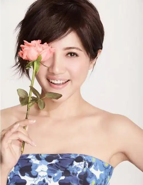 颜丙燕谈早年拍挂历(人间清醒颜丙燕)(24)