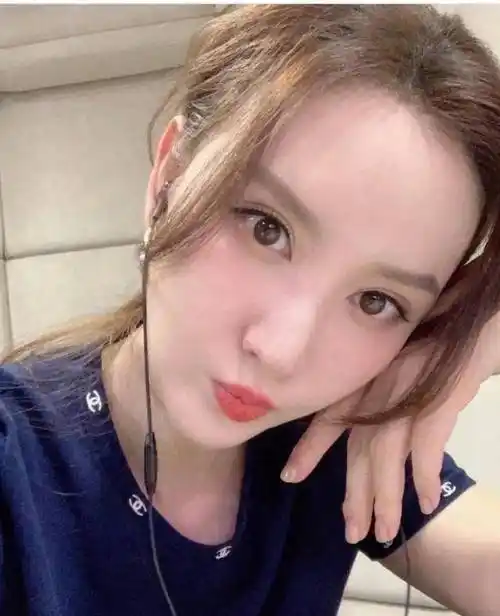 张萌为何总要执着少女人设?_栓塞_脂肪_心机