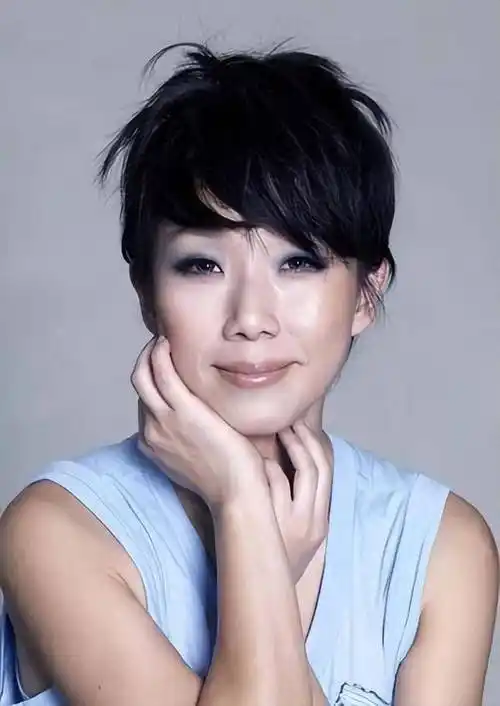 原创纪实歌手林忆莲情感经历丰富如今57岁却仍是孤单一人