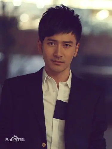 有照片,这种脸型留什么发型比较好,准备佩戴眼镜,推荐