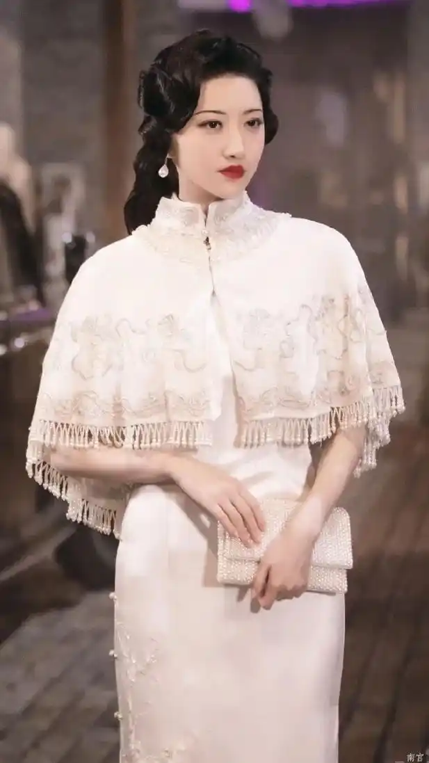 听说#景甜 最近也很想脱离单身啊,难道我们的#旗袍美人 #旗 - 抖音