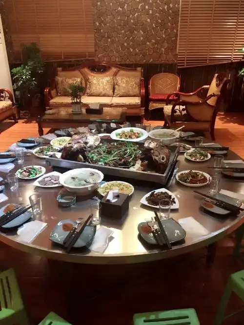 "龙头嘴私房菜烤全羊"欢迎您的到来订餐电话:52667789