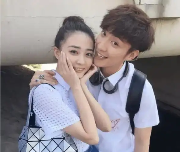 张铭恩胡冰卿被拍亲热,与徐璐恩相爱都是演戏_乔任梁_节目_网友
