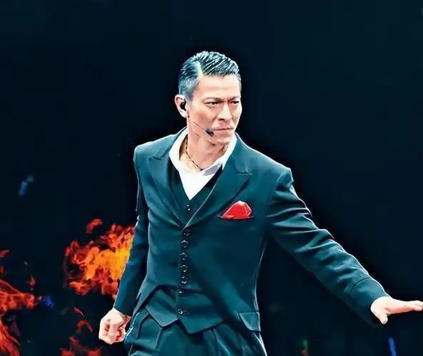 "等了好久,终于等到今天",刘德华演唱会官宣:上海广州成都