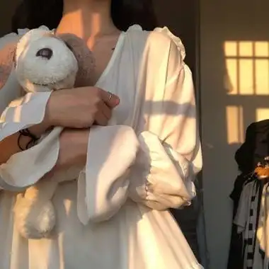 清纯女生头像白色系高清好看的白色系女生头像真人图片