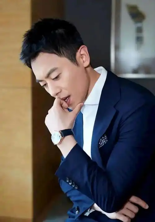 笑麻了!恭喜黄轩朱亚文喜得一"儿子",在内娱组建新家庭