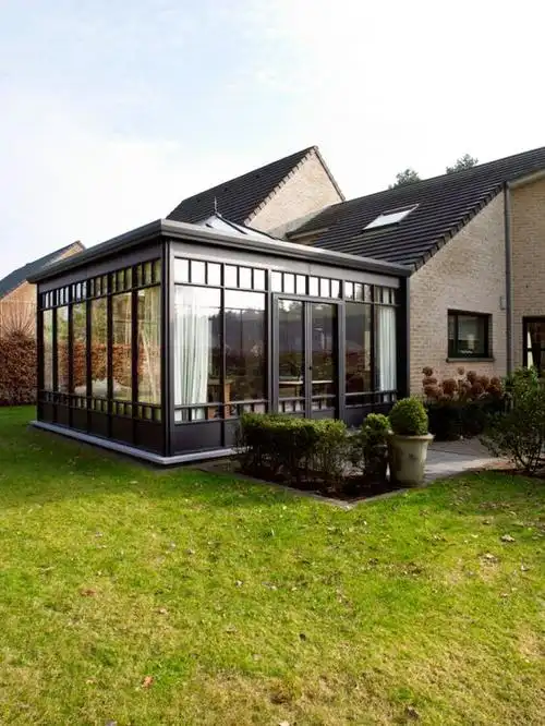 阳光房合集:玻璃房解决了业主对花园庭院担心的问题,好看又实用