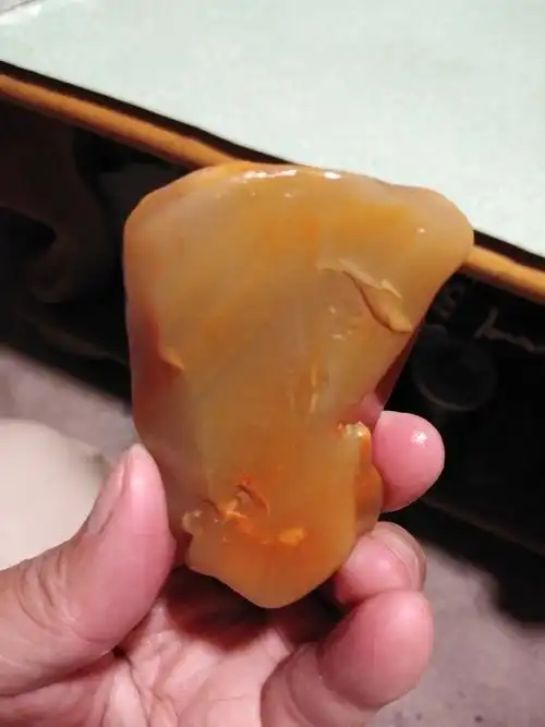 24 写美篇好事连三,第三块石头虽小但玉化的很好,也是黄蜡石种类,做手