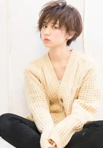 学生剪短发什么发型好看女(适合中学生的短发发型图片) - 看百科