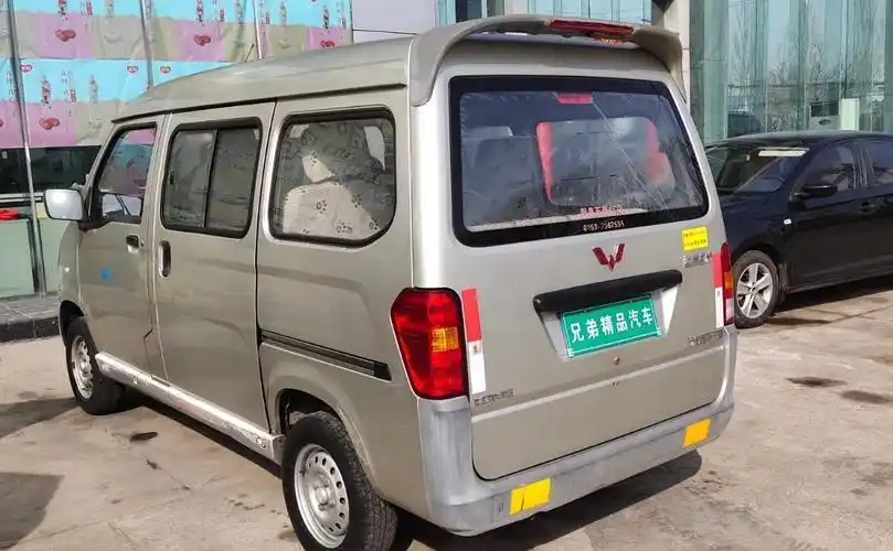 五菱之光加长版报价 五菱之光五座加长版面包车插图1