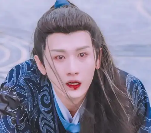 它像一针又一针的麻醉剂,麻醉着生活中那些缺爱的灵魂,那些围城里的