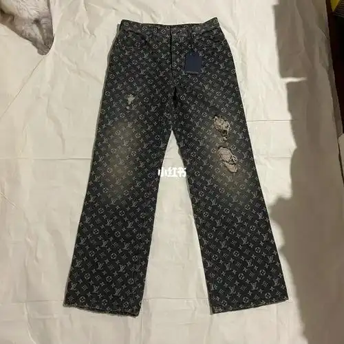 现货lvfw22秀款满印破洞牛仔裤