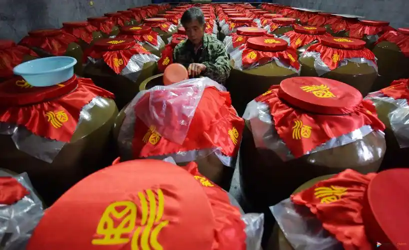 麻旺镇清香村:土法酿酒成致富渠道