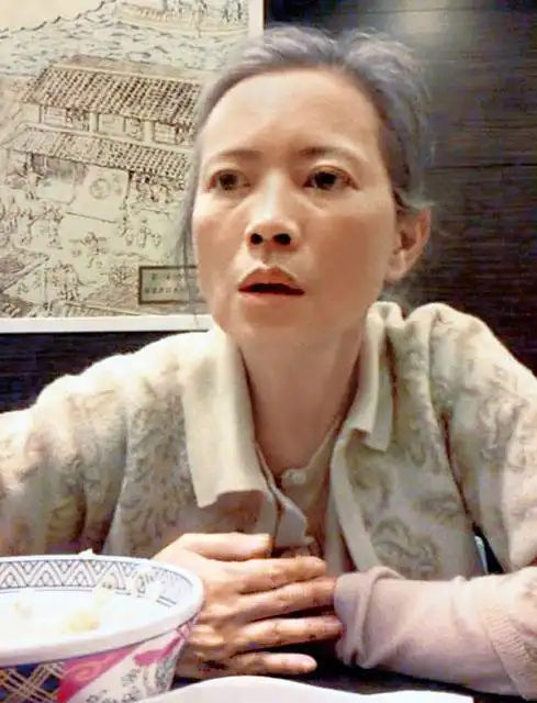 蓝洁瑛近年靠救济生活 曾在快餐店捡食物吃