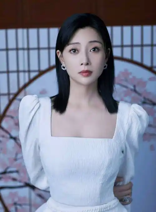 女明星殷桃写真合集温婉大方风韵犹存