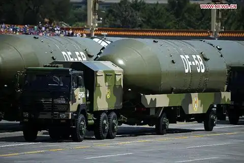 美国政府消息源称,中国正对部署在发射井中的东风-5a洲际弹道导弹进行
