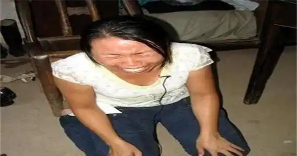 燕志云想要儿子不成,心生恨虐死6岁女儿,出狱后挖女儿骨灰泄愤_女孩