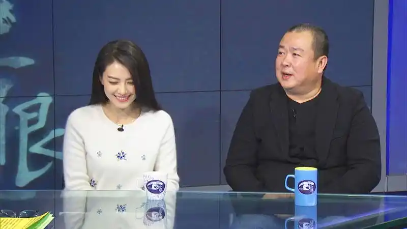 高圆圆对话崔永元:相信爱情才能拥有幸福