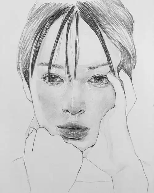 画出惊艳素描一支自动铅笔和一支2b铅笔通常她完成一幅画只需要画画