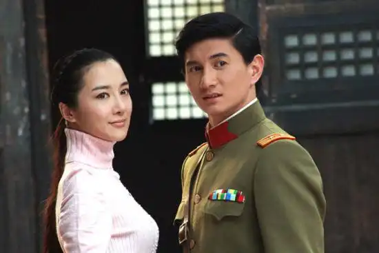 《圣堂风云》甘肃热播 李依晓剧中恋上吴奇隆