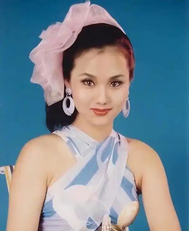 马雅舒年轻时的照片(年轻时个个是风华绝代的大美人)(36)