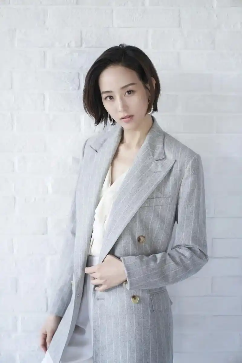 气质女神穿搭#女明星#张钧甯 - 抖音